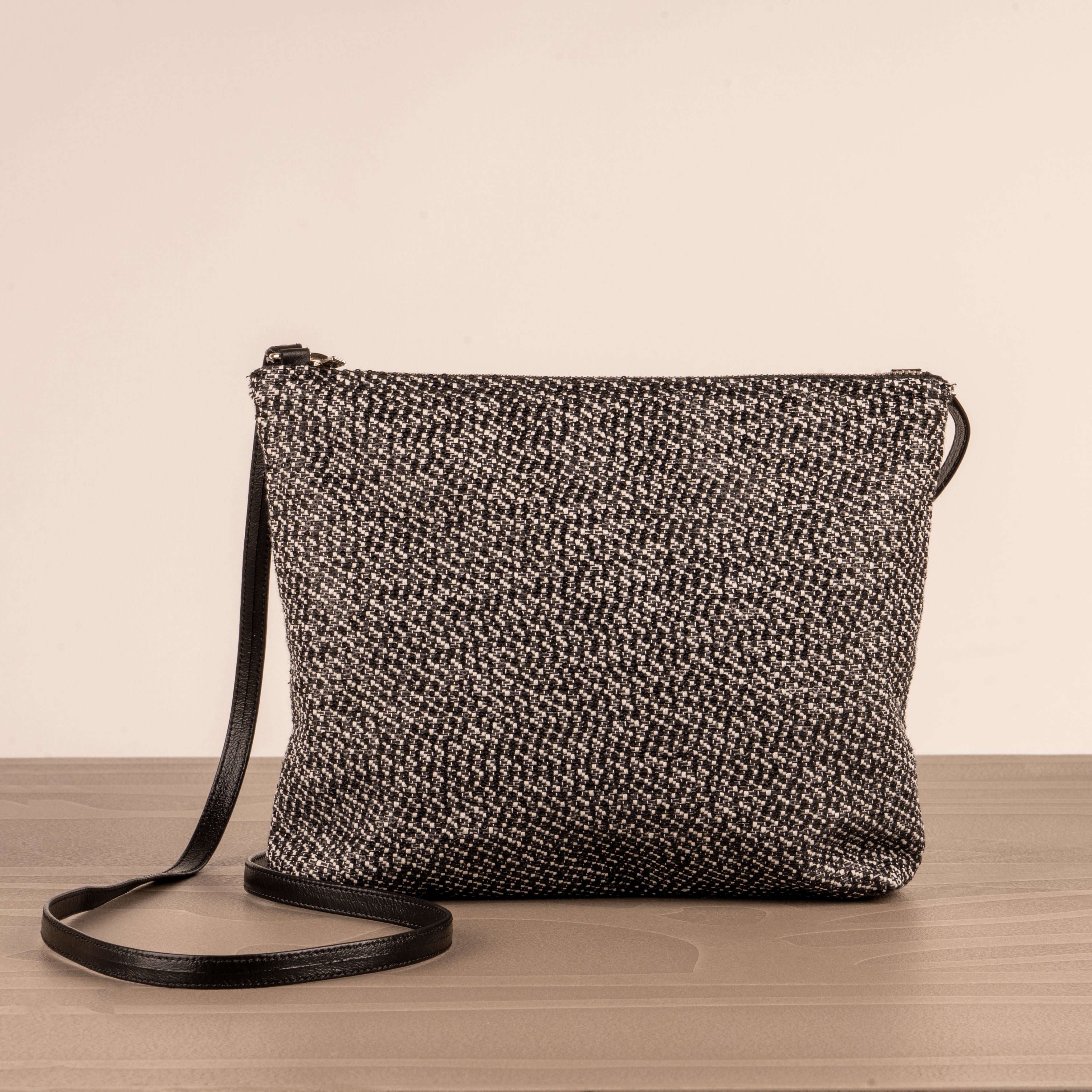 Pochette Tracollina Bianco e Nero